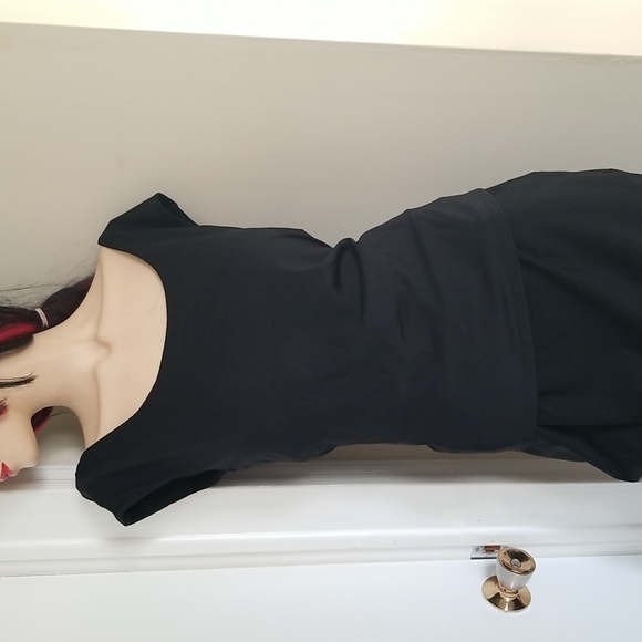 Casa Zeta-Jones scoop neck top - Picture 2 of 14